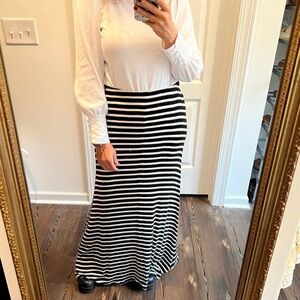 BCBGMAXAZRIA Black White Striped Knit Striped Maxi skirt size large
